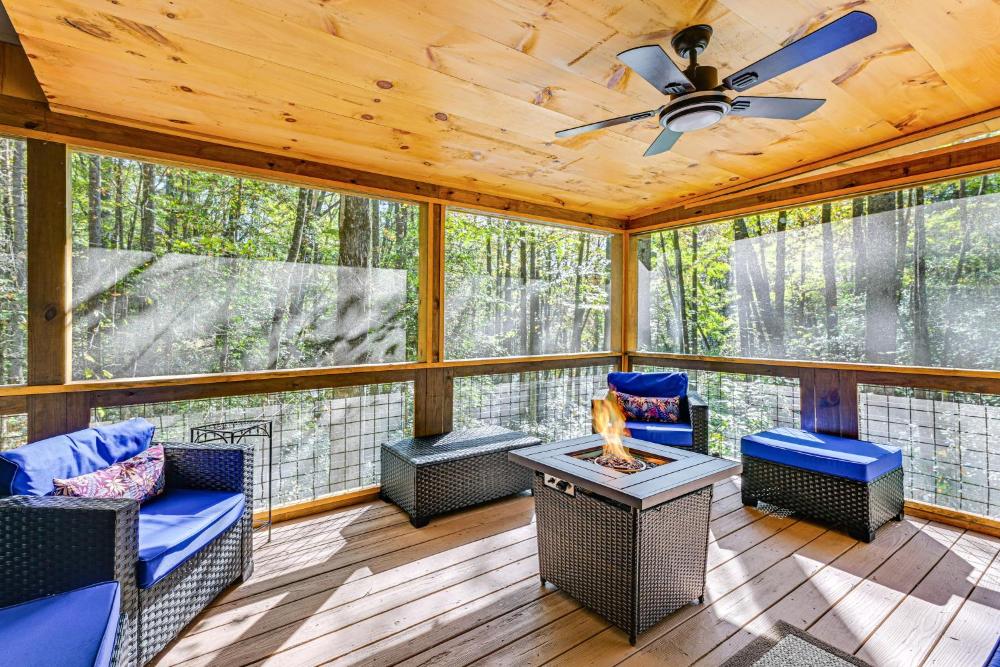 6 Mi to Ski Sapphire! Home with Snow Tubing Access